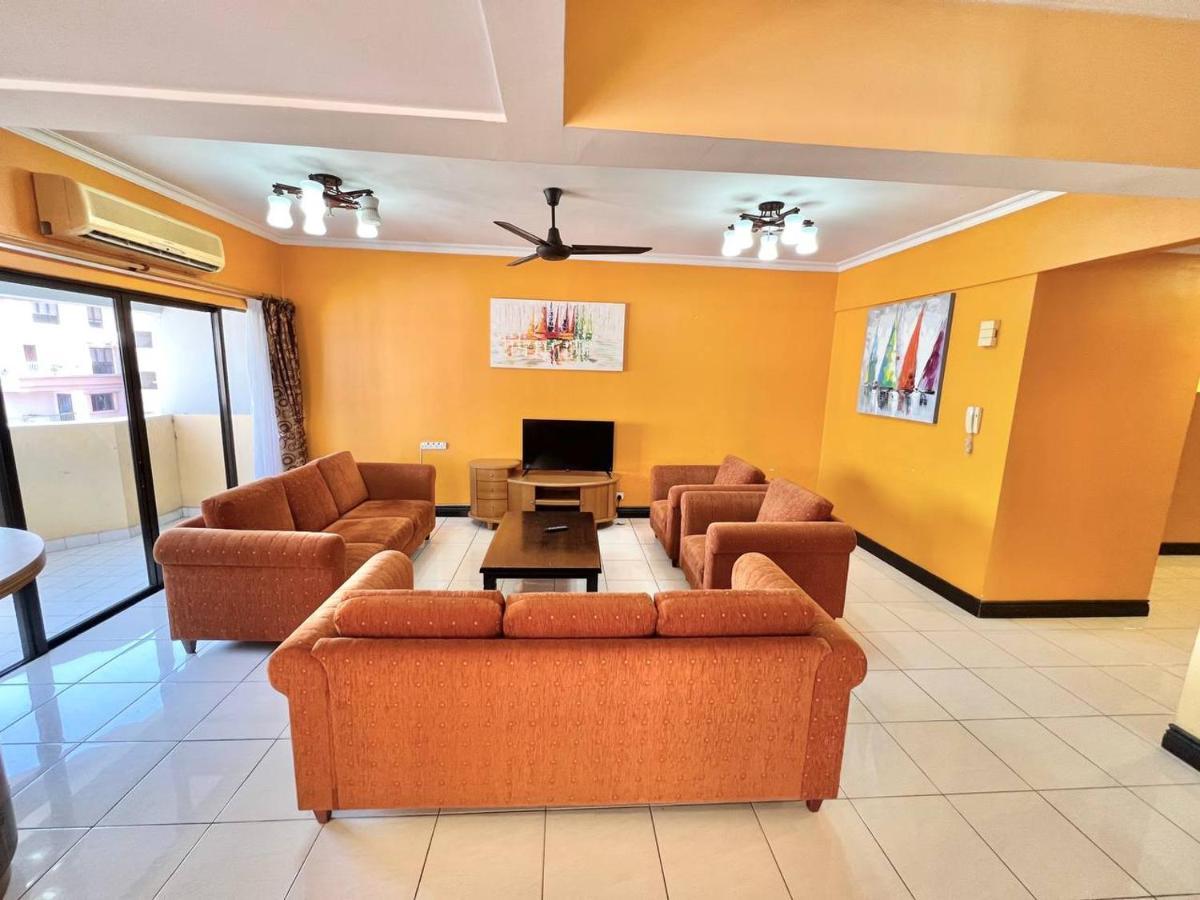 Marina Court Penthouse Kota-kinabalu Vacation 5 Bedrooms - 15 Pax Apartment