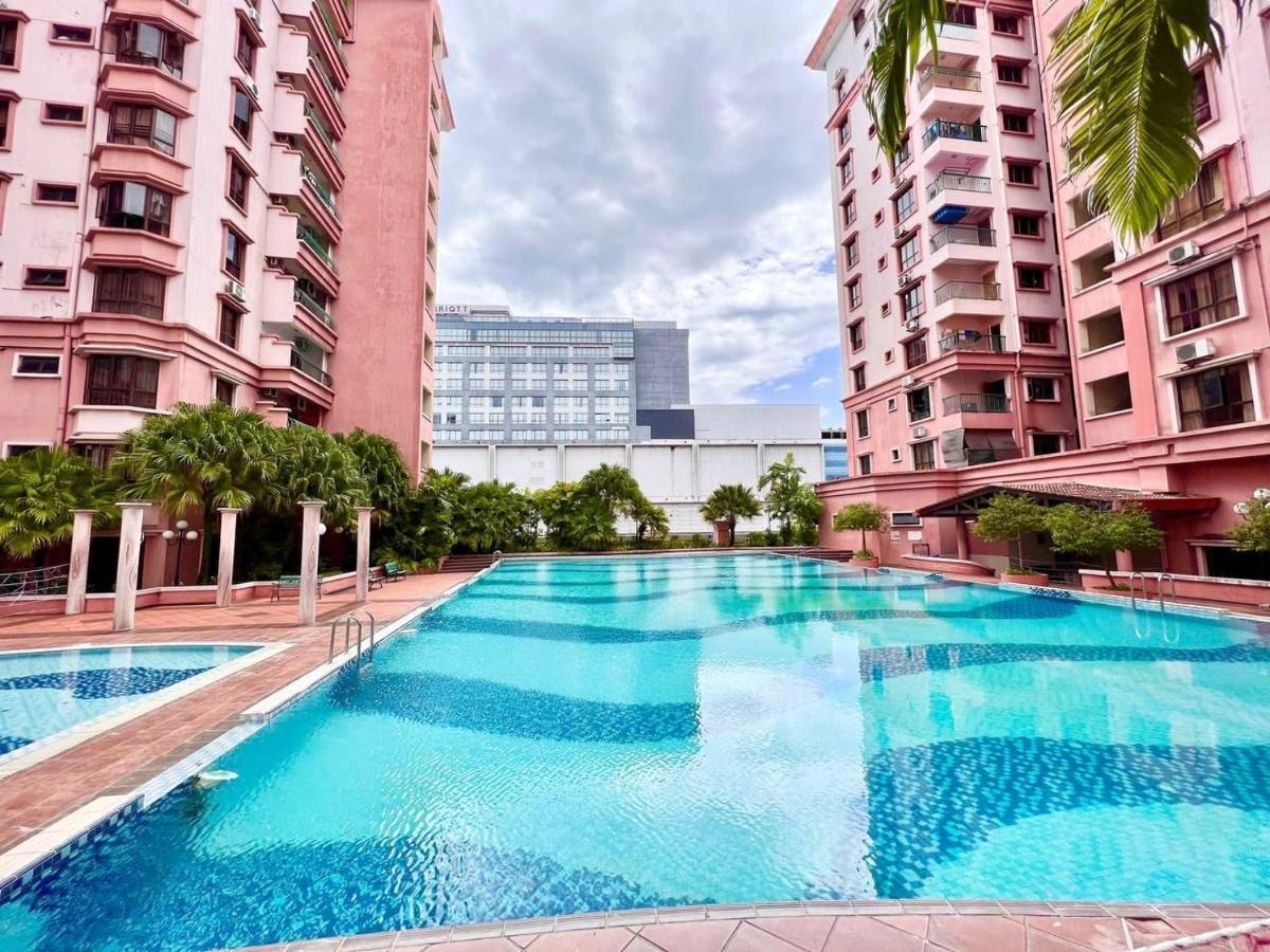 Marina Court Penthouse Kota-kinabalu Vacation 5 Bedrooms - 15 Pax